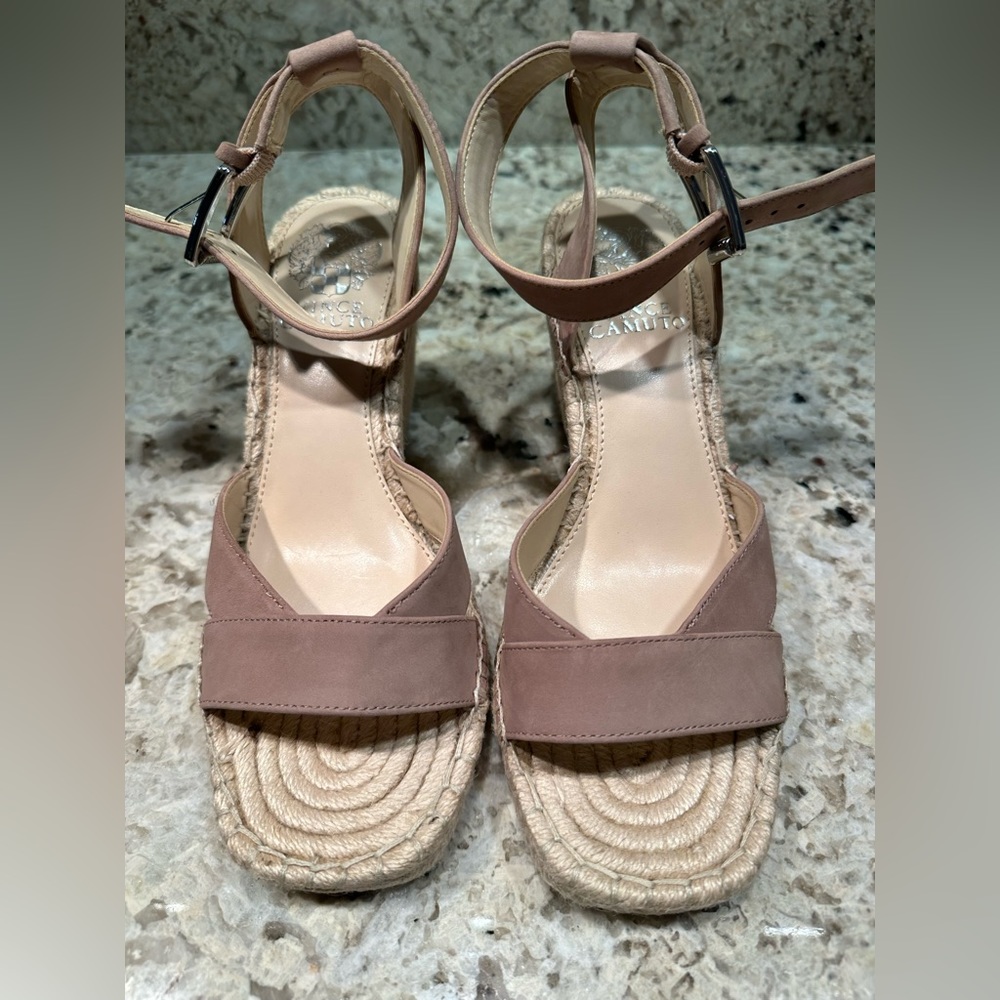 VINCE CAMUTO ESPADRILLE WEDGE - size 7.5